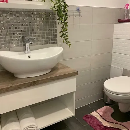شقة Greyto Apartman